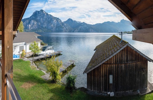 Traunkirchen House | dastraunseehaus - direct lake access