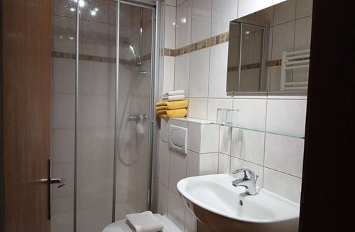Sankt Oswald Bed & Breakfast | Doppel- Oder Dreibettzimmer Copy - Alte Schule