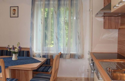 Treffen House | Doppelzimmer 4 Kastanienbaum - Bauernhof - Landhaus Hofer