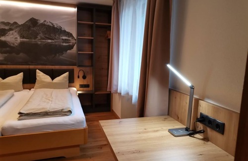 Brand Bed & Breakfast | Doppelzimmer Nr. 10 Ohne Balkon - Haus Tuklar