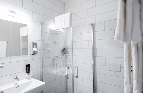 Podersdorf am See House | Doppelzimmer, Dusche, WC - Lakeside77 Hotel