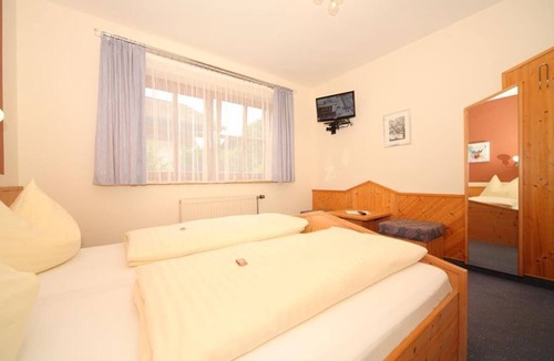 Haus im Ennstal Bed & Breakfast | Doppelzimmer mit Dusche, Bad, WC - HP - Golf- und Skipension Krug