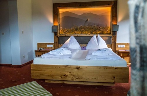 Bad Kleinkirchheim Hotel | Dorfblick Junior Suite - Biobauernhof-hotel-gasthof Hinteregger