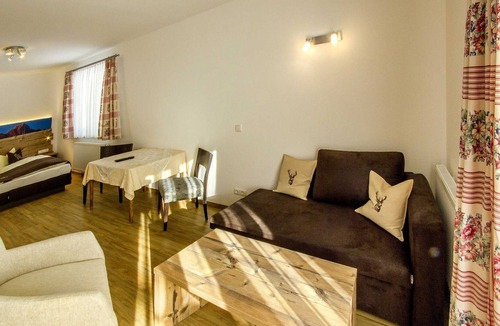 Nesselwaengle Apartment | Double room DELUXE 2 - Apartments and Pension Mariandl