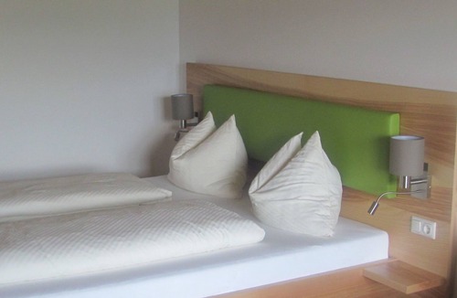 Steinbach am Attersee Apartment | Double room nut with balcony and lake view - Grablerhof
