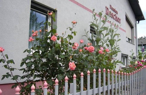 Klopein Bed & Breakfast | Double room street side - Pension Sonnenschein