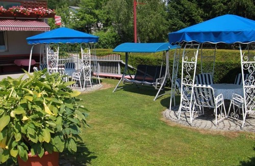 Klopein Bed & Breakfast | Double room street side - Pension Sonnenschein