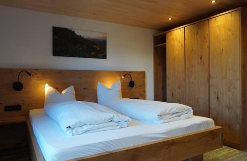 Damuels House | Double room with balcony - Pension Edelweiss Bischof KG