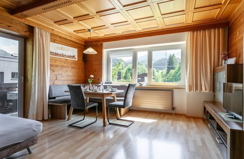 Muhlthal Apartment | Dreamlike vacation apartment with sunny terrace.