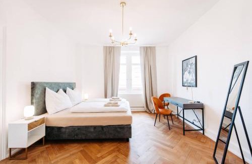 Bregenz Apartment | Elegante Altbauwohnung Bregenz am See by Stadtlandnest