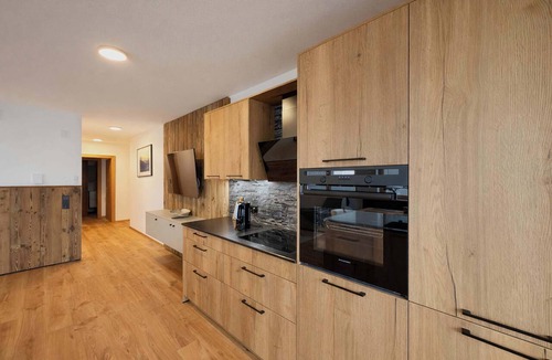 Hippach-Schwendberg Apartment | ELEVATE – Balcony & Mountain View