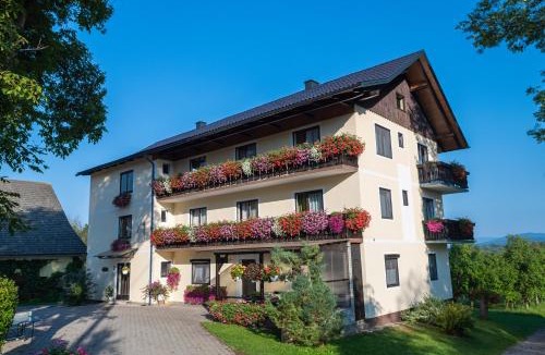 Sankt Kanzian am Klopeiner See House | Erlebnisbauernhof Pension Waschnig