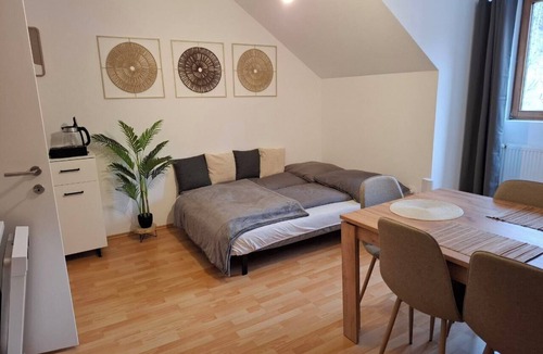 Ternitz Apartment | Family apartment | self check-in, close to ski resorts