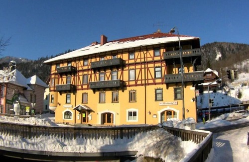 Spital am Semmering Apartment | Faraway Homes Studio Semmering #207