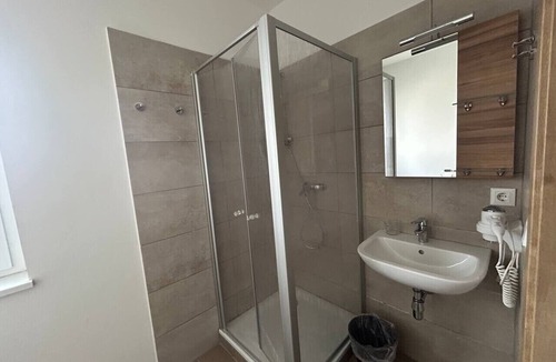 Kremsmuenster Apartment | FarawayHomes Aparthotel Kremsmünster #11