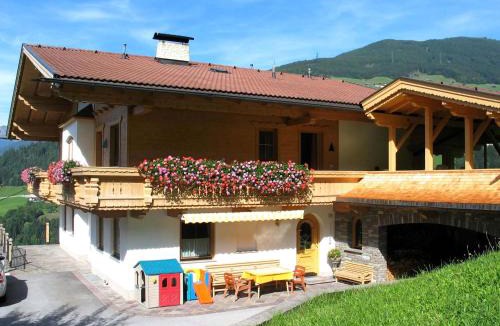 Hainzenberg Apartment | Ferienwohnung Ausblick Zillertal