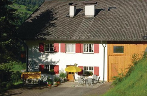 Blons Apartment | Ferienwohnung In Ruhiger Lage
