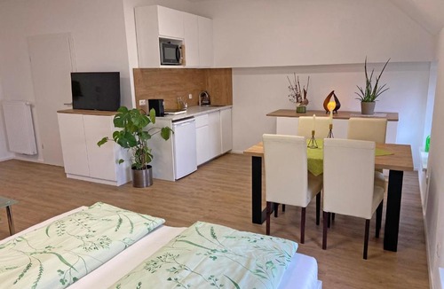 Timelkam Apartment | Ferienwohnung in Seenähe, bis zu 4 Personen