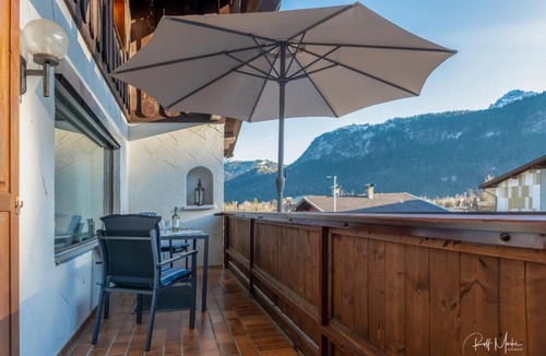 Hoefen Apartment | Ferienwohnung Sonnenschein
