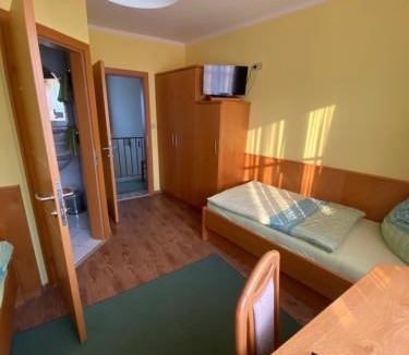 Droß Hotel | Gästehaus zwei Einzelbetten Nähe Krems an der Donau