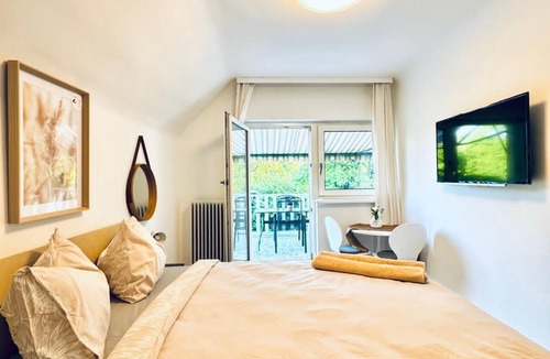 Floridsdorf House | Garden Villa by Danube 16 Guests