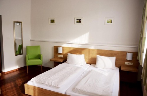 Laa an der Thaya Hotel | Gasthaus & Gästehaus Bsteh