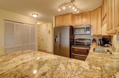 Folly Field House | Gorgeous Ocean Views King 2 Queens close to ocean Bikes & Beach Gear Included