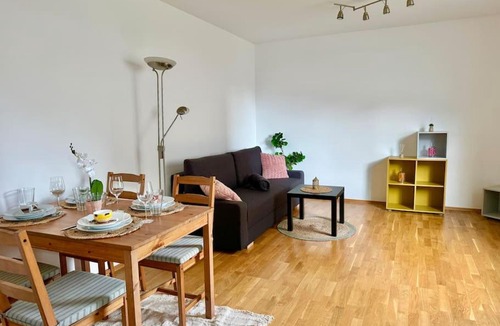 Schwechat Apartment | Happy Home near Airport