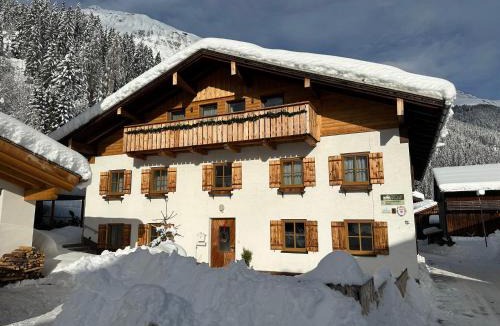 Elbigenalp Bed & Breakfast | Haus Walch
