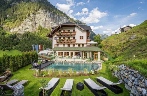 Huettschlag House | HEIMATLICHT "ALTHOLZ-LOFT" 2 BALCONIES; MOUNTAIN VIEW HP - Naturhotel Hüttenwirt