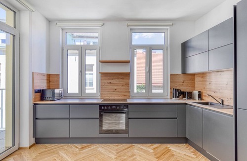 Matzleinsdorf Apartment | Historic Margareten 2BR w/Elevator & Balcony, nr Ctrl Stn, by Blueground