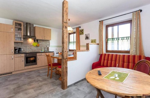 Saalfelden am Steinernen Meer Apartment | Holiday Apartment on a Farm With Outdoor Whirlpool