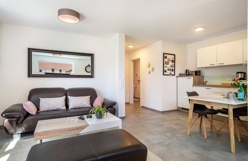 Langen bei Bregenz Apartment | Holiday Apartment 'Ländle Lodge' with Garden and Wi-Fi