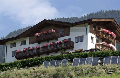 Stummerberg Apartment | Holiday apartment in a quiet location amidst the Zillertal mountains