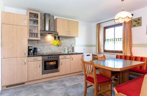 Saalfelden am Steinernen Meer Apartment | Holiday apartment on a farm with outdoor whirlpool