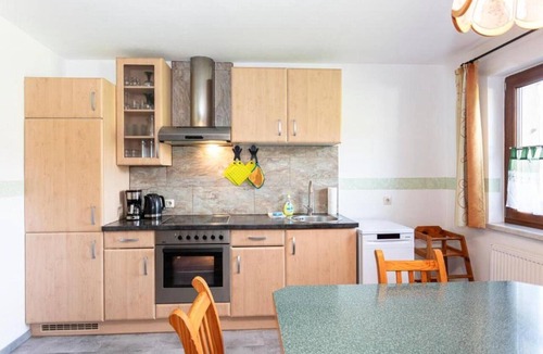 Saalfelden am Steinernen Meer Apartment | Holiday apartment on a farm with outdoor whirlpool