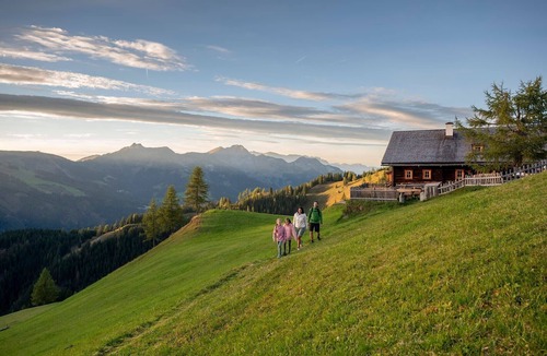 Grossarl Apartment | Holiday flat "Grauzone Grossarl App. Nr. 6 View" with Mountain View, Private Terrace and Wi-Fi