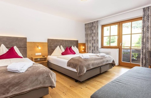 Maria Alm am Steinernen Meer House | Hotel Unser Unterberg - Double room with shower, WC
