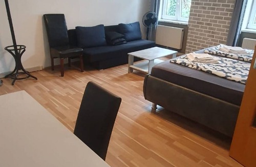 Simmering Apartment | Inviting Simmering Apartment with 2 Bedrooms