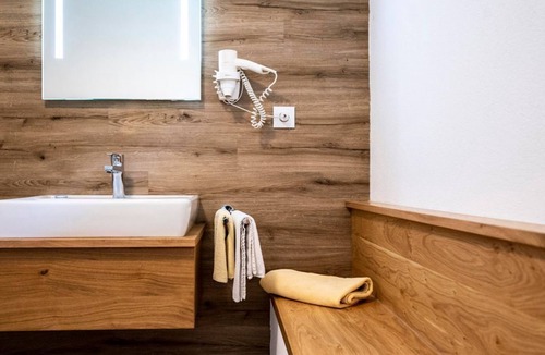 Monichwald House | Jogllandzimmer Plus - Gastwirtschaft Hold