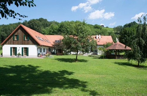 Gemeinde Hohenbrugg-Weinberg House | Kürbishof Gartner
