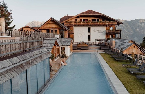 Haus House | "Kamin Suite" with shower, WC (4-6 n.) - Natur- und Wellnesshotel Höflehner