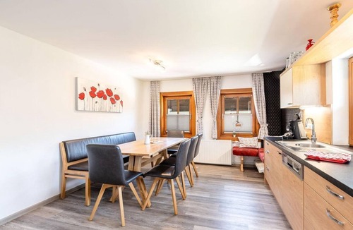 Aich House | Lakefront Chalet by myNests - Vacation Home, 3 Bedrooms, 2 Bathrooms