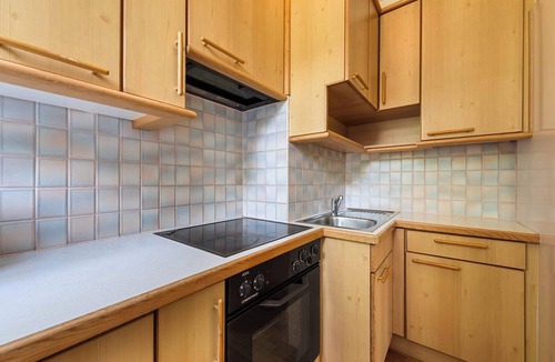 Velden am Worther See Apartment | Lakeside Apartment | Kitchen | Parking