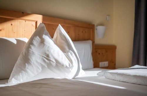 Maschl Bed & Breakfast | Large double room with shower, WC - Das Martell, Hotel-Pension