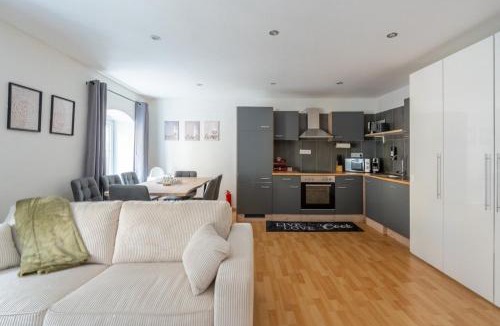Kapfenberg Apartment | Large Maisonette I 90 m2 I For Groups & Families I 9 Guests I 3 Rooms