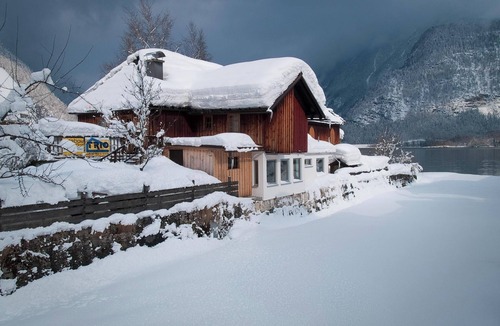 Hallstatt Apartment | LOFT AM SEE - Apartment with direct lake access in Hallstatt