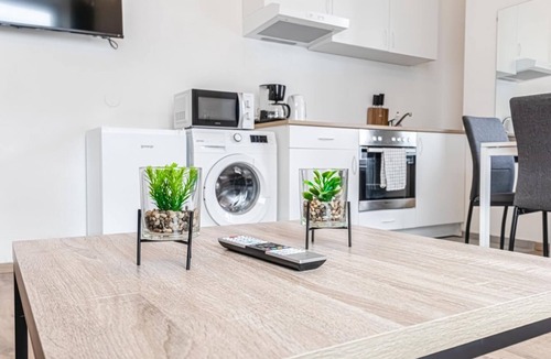 Funfhaus Apartment | Lovely 1BR Apt. w/Ensuite Washer Near Westbahnhof