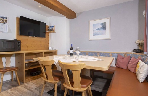 Distelberg Apartment | Lovely apartment for 6 people with WIFI, TV, balcony and pets allowed