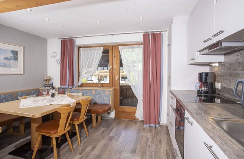 Distelberg Apartment | Lovely apartment for 6 people with WIFI, TV, balcony and pets allowed